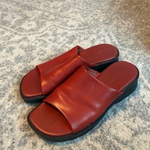 Women’s Chunky Red Slide